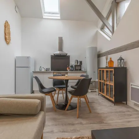 Apartamento Atypique - 2 Avec Salles De Bains, Cuisine Equipee, Parking Gratuit