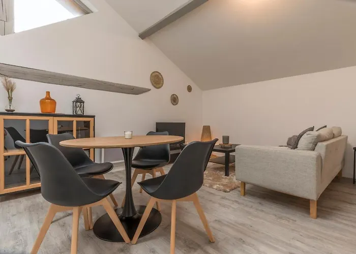 Atypique - 2 Avec Salles De Bains, Cuisine Equipee, Parking Gratuit Διαμέρισμα *